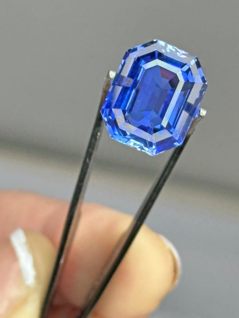 STUNNING Certified Blue Sapphire